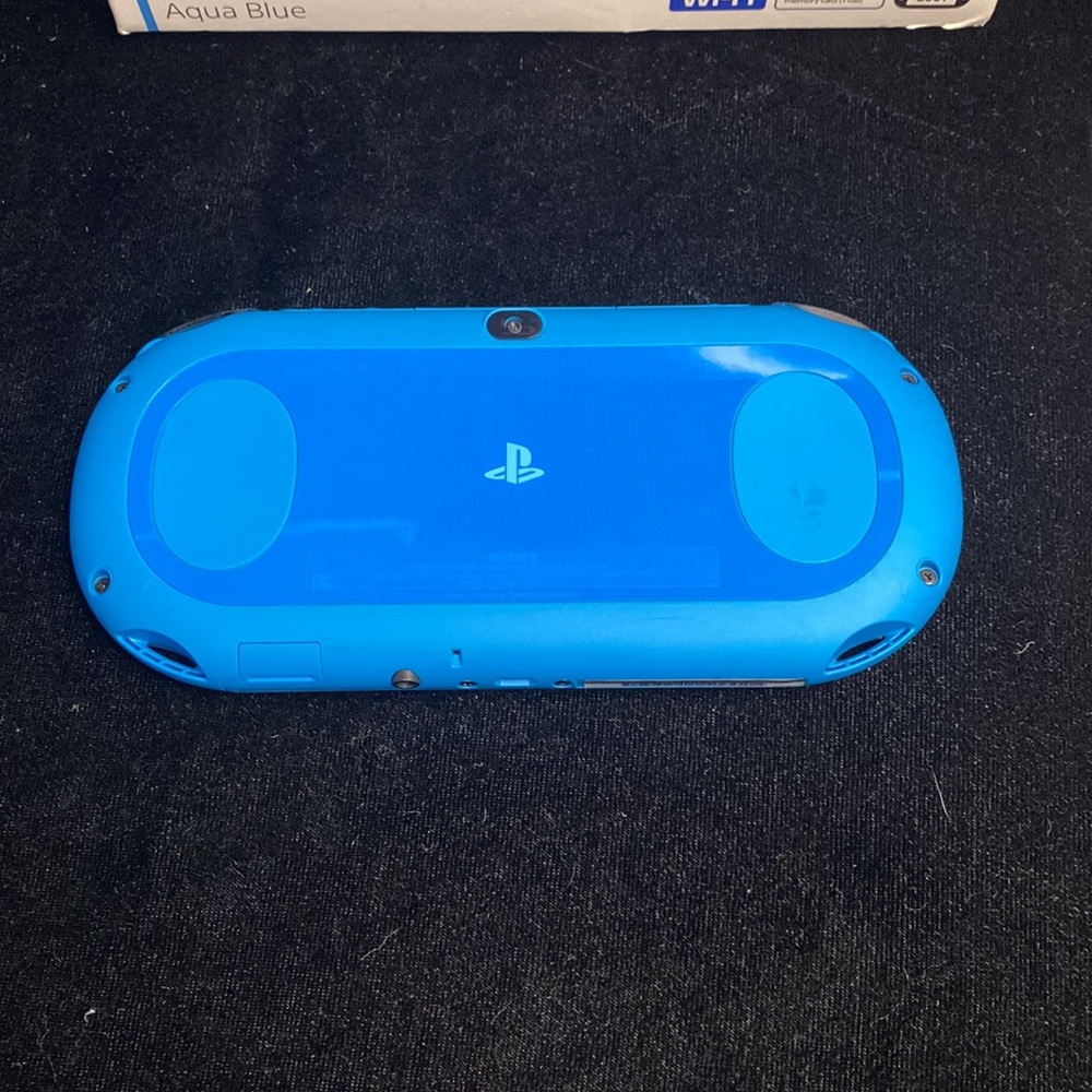 PSVITA Aqua blue bundle - Picture 7 of 11